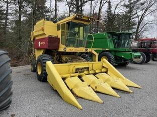 New Holland TR70
