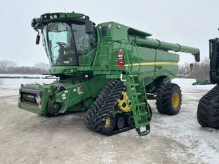 2023 John Deere S790