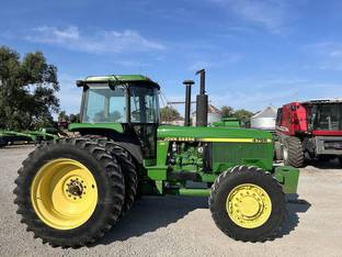 1989 John Deere 4755