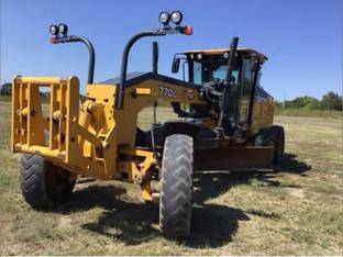 2016 John Deere 770G