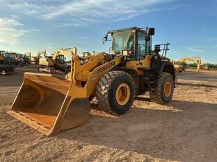 2021 Komatsu WA380-8
