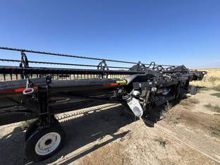 2018 MacDon Industries FD145