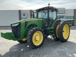 2012 John Deere 8235R