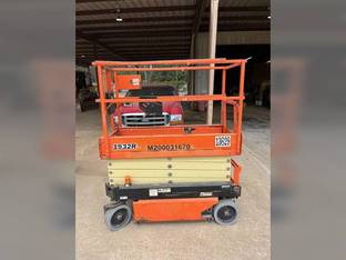 2019 JLG 1932R