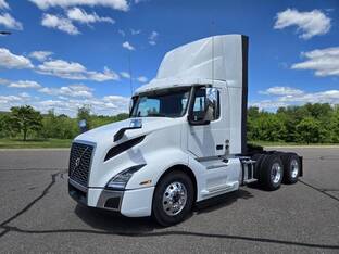 2025 Volvo VNL64T300