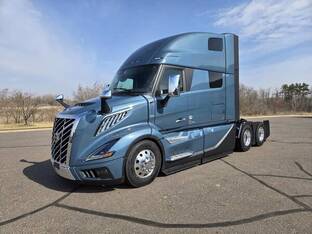 2025 Volvo VNL64T860