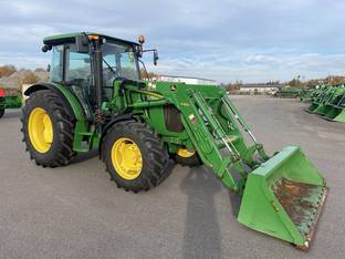 2017 John Deere 5115M