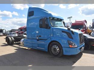 2016 Volvo VNL42670