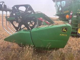2015 John Deere 635FD