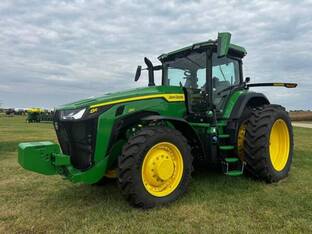 2024 John Deere 8R 250