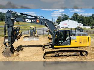 2018 John Deere 210G LC