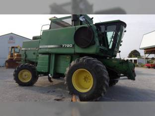 1986 John Deere 7720 TITAN II