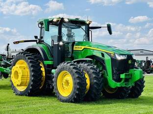 2023 John Deere 8R 340