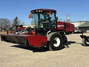 2015 MacDon Industries M205