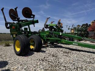 2021 John Deere 2100