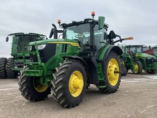 2024 John Deere 6R 215