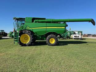 2023 John Deere S780