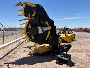 2022 New Holland 750B FI