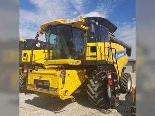 2013 New Holland CR6090