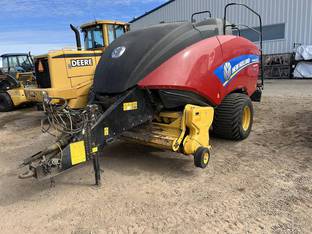 2014 New Holland BIG BALER 330P