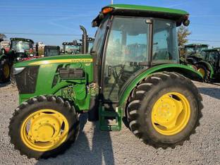 2017 John Deere 5075E