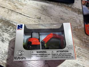 Kubota 1/64 SCALE PULL-BACK KX040