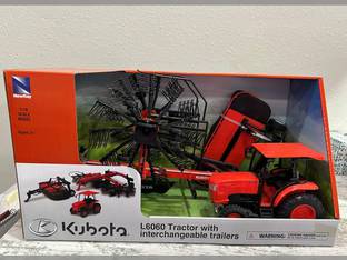 Kubota 1/18 SCALE L6060 W/INTERCHANGEABLE TRAIL
