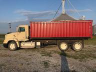 2000 Freightliner FLD120