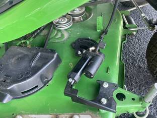 2023 John Deere X590