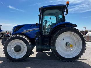 2023 New Holland T7.210