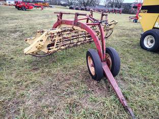 New Holland 256 Rake