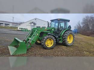 2017 John Deere 5115M