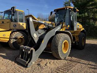 2020 John Deere 524L