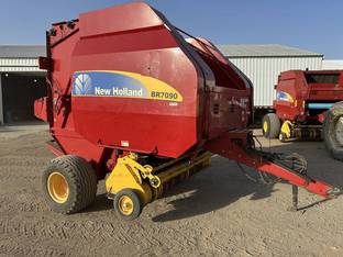 New Holland BR7090