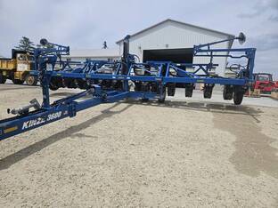 2018 Kinze 3600