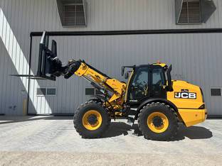 2025 JCB TM420