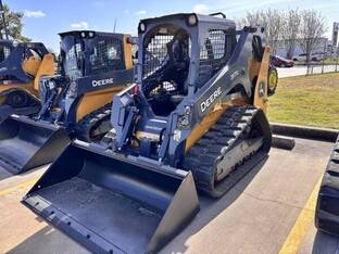 2022 John Deere 317G