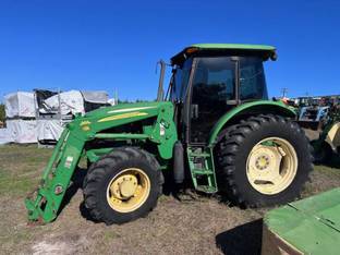 2010 John Deere 6100D