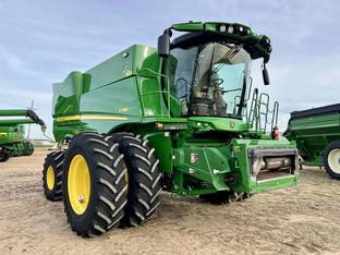 2022 John Deere S780