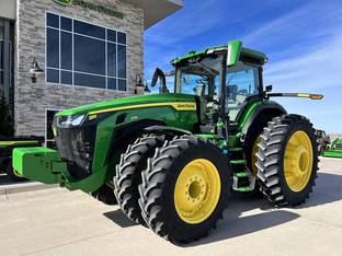2023 John Deere 8R 370