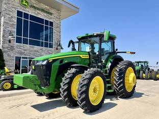 2022 John Deere 8R 410