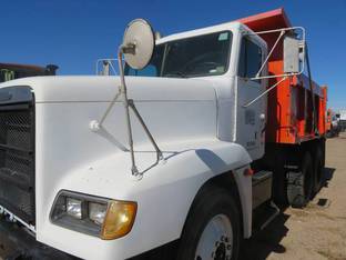 1999 Freightliner M915