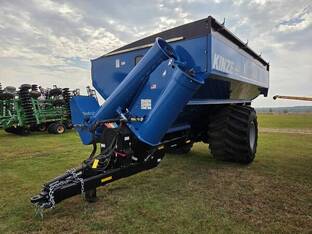 2023 Kinze 1121