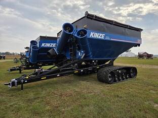 2024 Kinze 1051