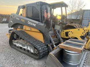 2022 John Deere 333G