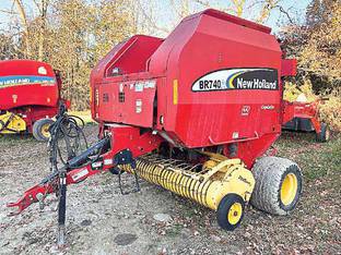 New Holland BR740A