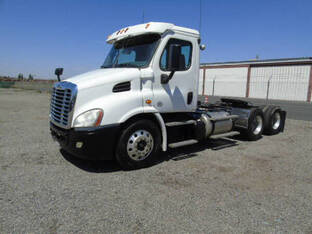 2015 Freightliner CASCADIA 3 AXLE