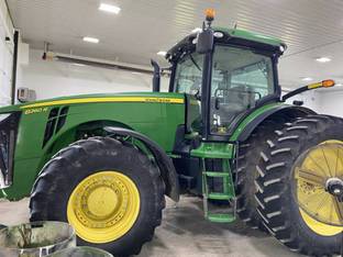 2012 John Deere 8260R
