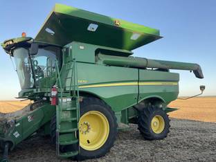 2016 John Deere S670