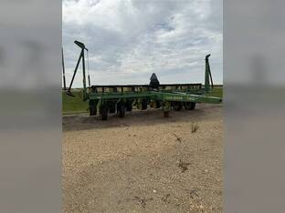 1989 John Deere 7200